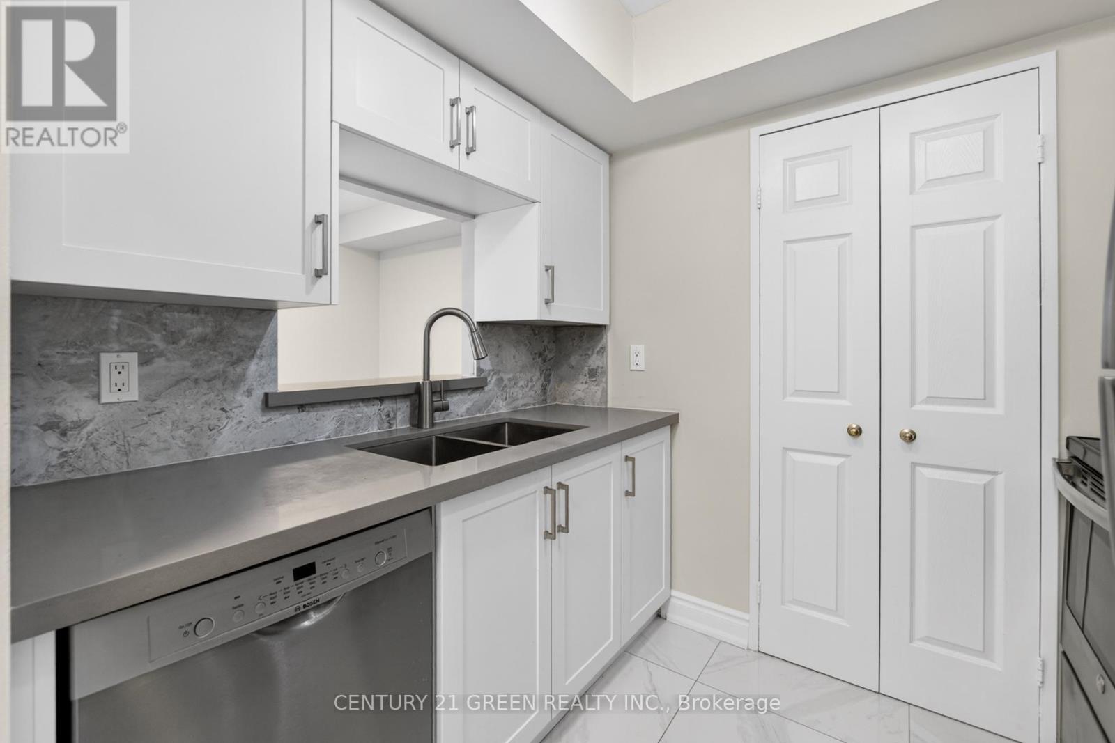 1101 - 265 Enfield Place, Mississauga, Ontario  L5B 3Y7 - Photo 38 - W13030048