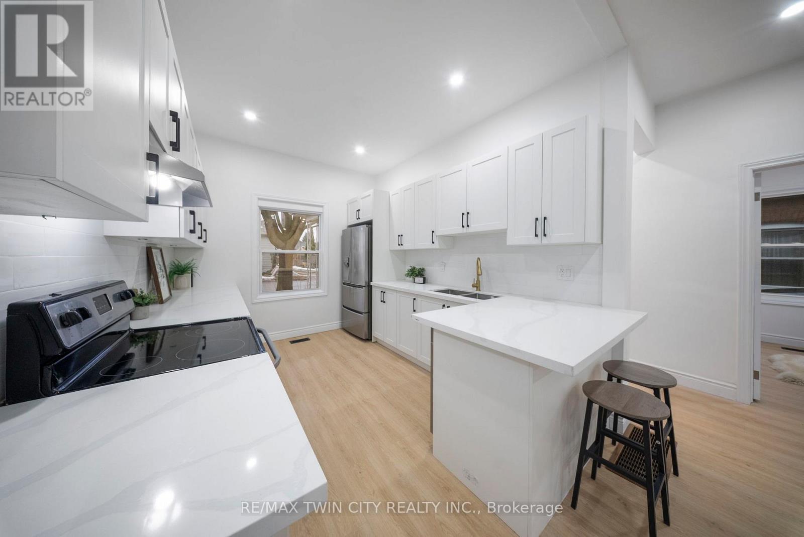 8 Main Street, Brantford, Ontario  N3R 3X2 - Photo 7 - X13031426