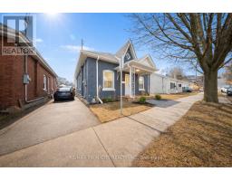 8 MAIN STREET, Brantford, Ontario