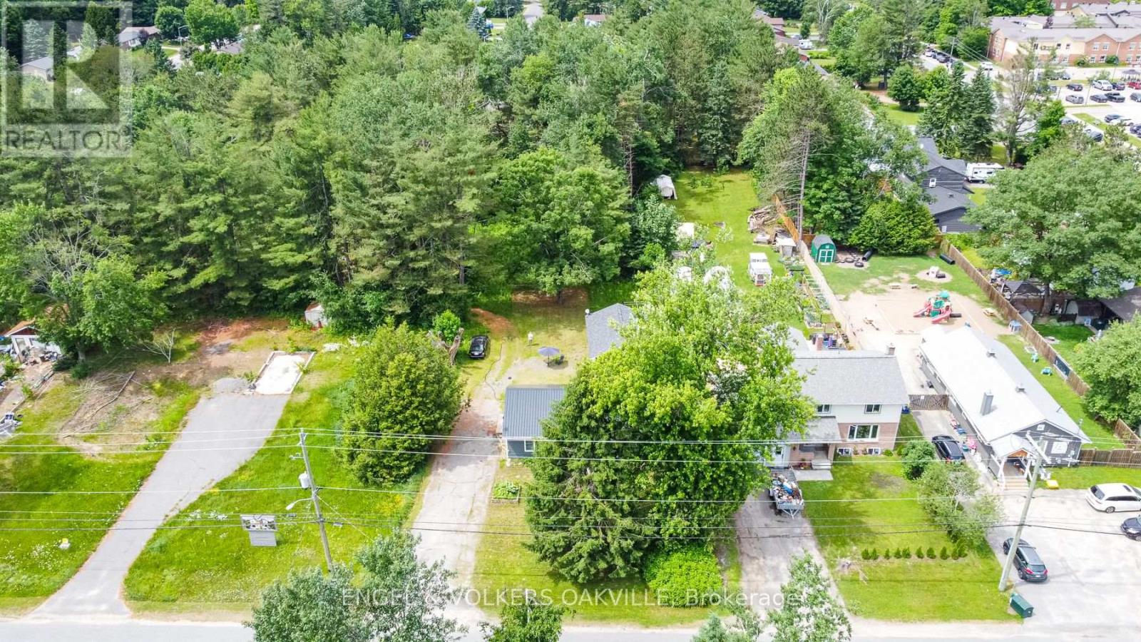 253 Maple Street, Bracebridge, Ontario  P1L 1K3 - Photo 1 - X13031582