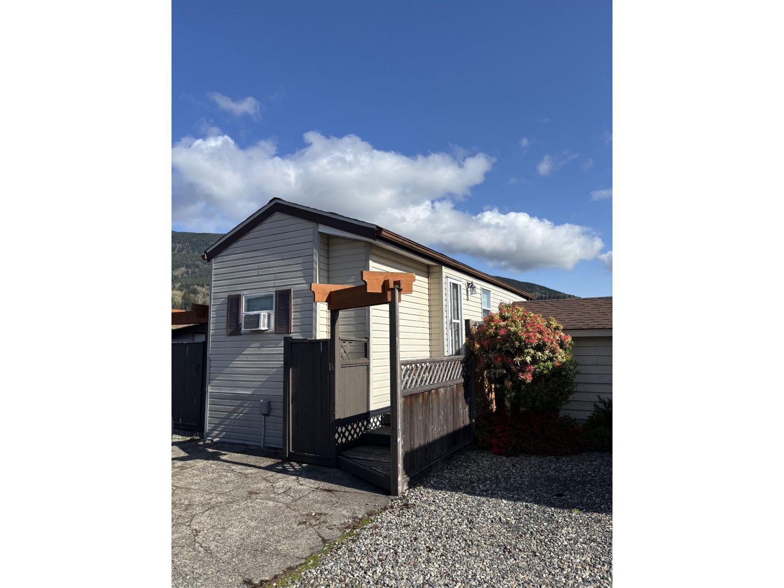 170 1436 Frost Road, Columbia Valley, Cultus Lake, British Columbia  V2R 4X8 - Photo 2 - R3113845