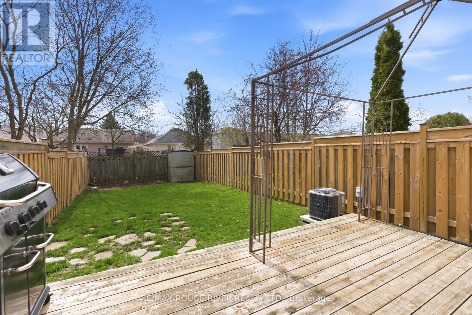 17 Elford Drive, Clarington, Ontario  L1C 4R3 - Photo 11 - E13031636