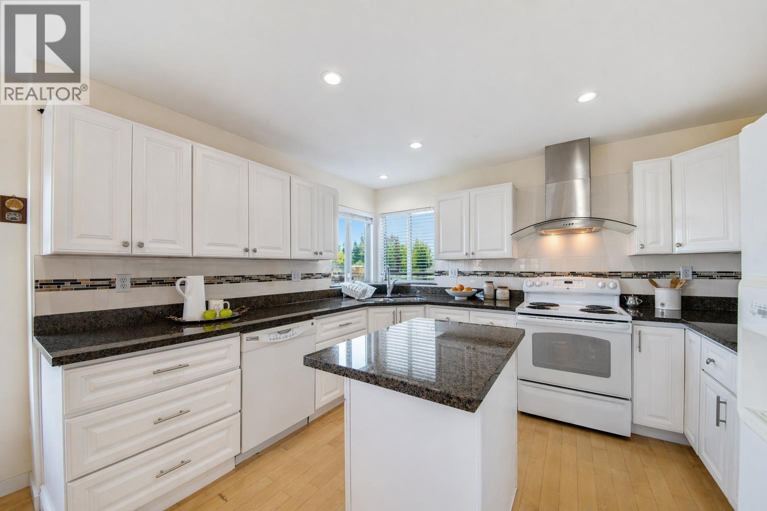 2946 Blackbear Court, Coquitlam, British Columbia  V3E 3A2 - Photo 8 - R3114581