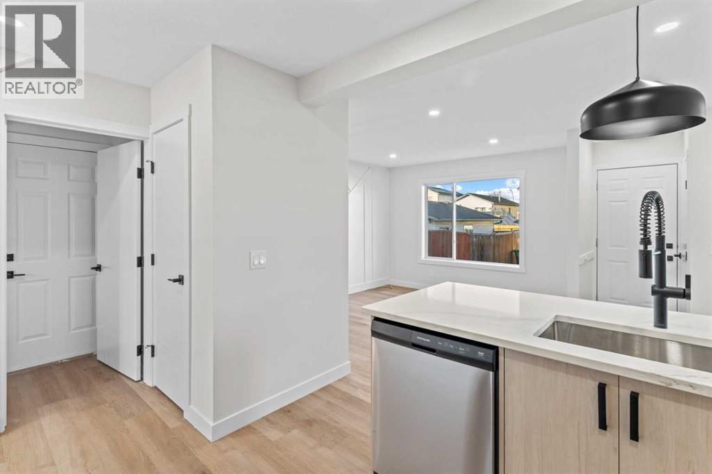 52 Martin Crossing Rise NE, Calgary, Alberta  T3J 3P1 - Photo 11 - A2287684