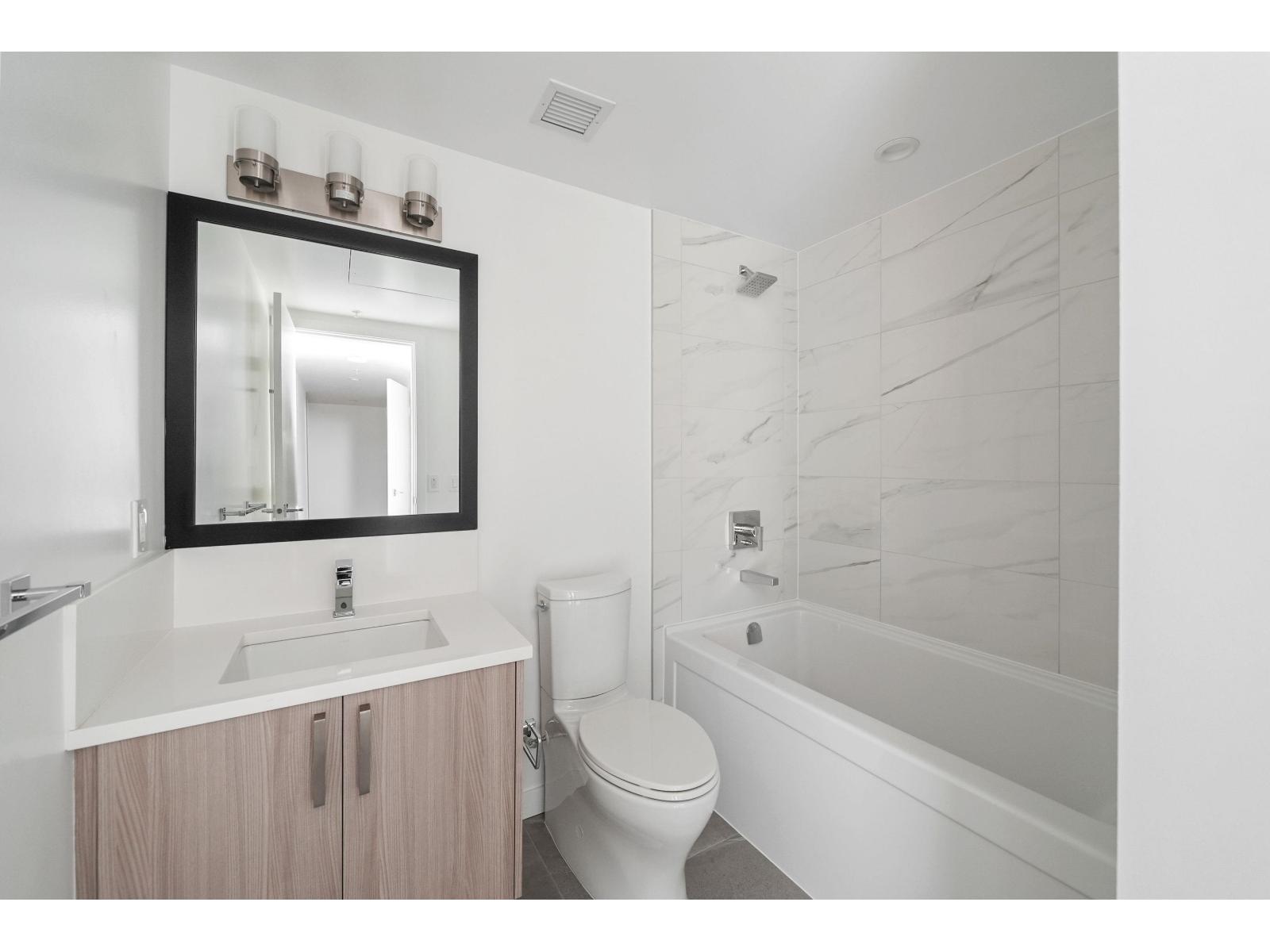 2308 13350 Central, Surrey, British Columbia  V3T 0S1 - Photo 7 - R3113500