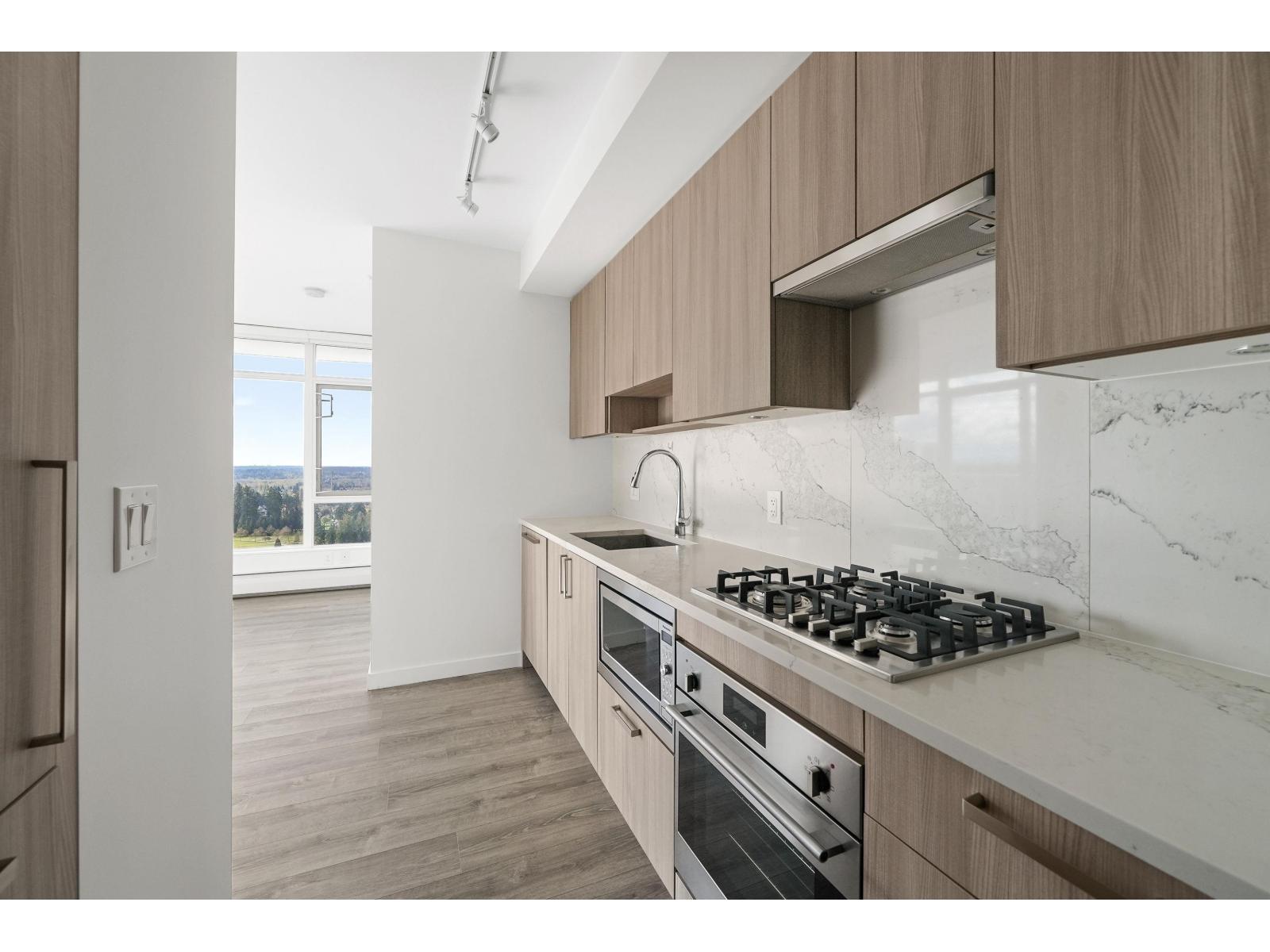 2308 13350 Central, Surrey, British Columbia  V3T 0S1 - Photo 8 - R3113500