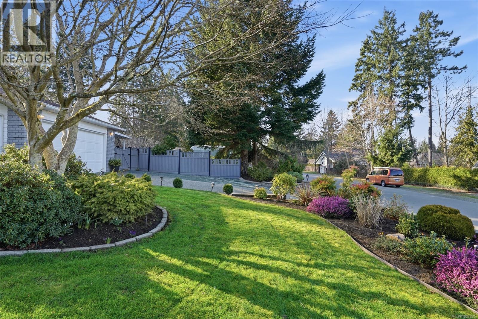 1148 Clubhouse Dr, Qualicum Beach, British Columbia  V9K 1C4 - Photo 43 - 1027235