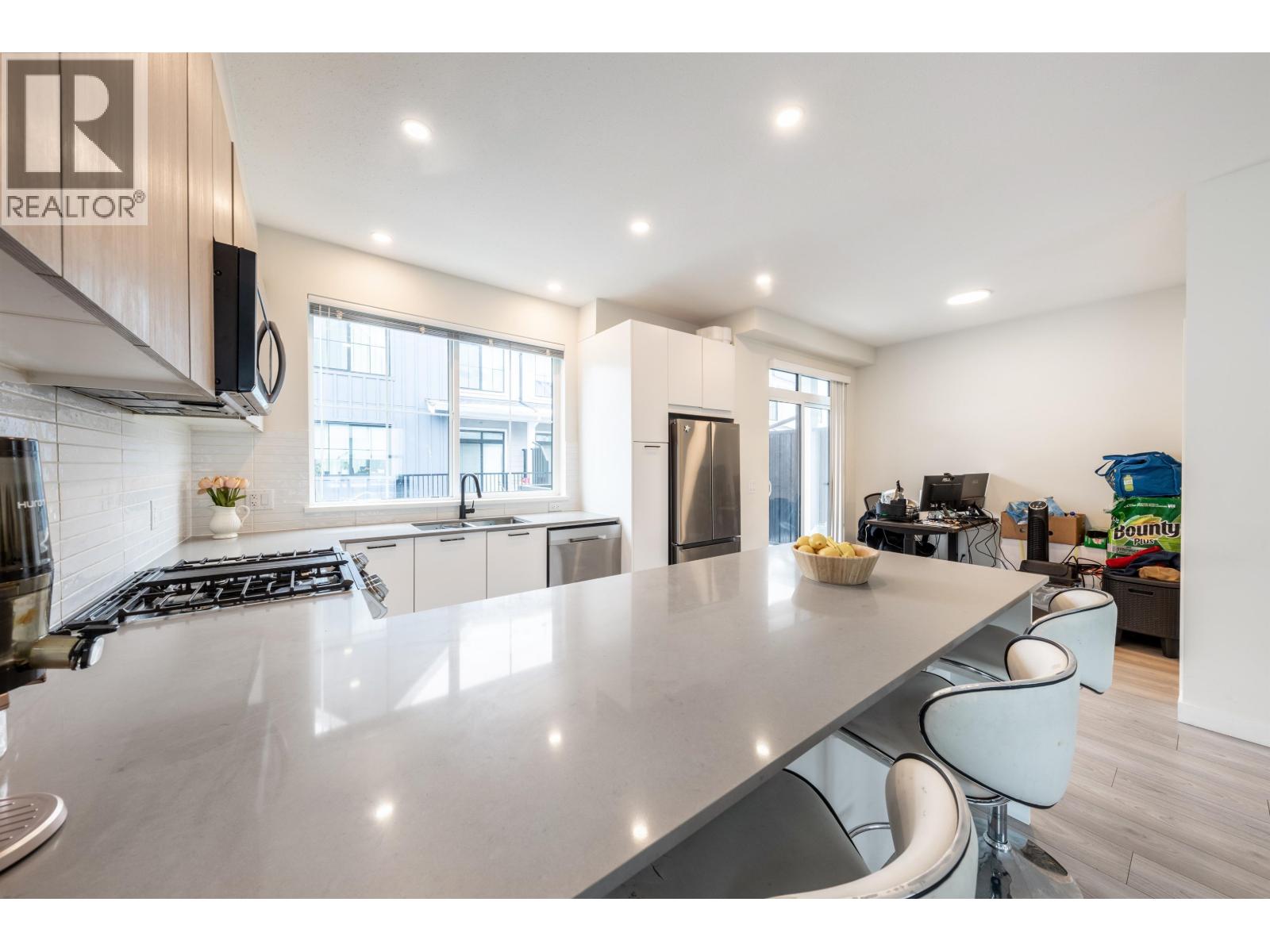 123 488 Furness Street, New Westminster, British Columbia  V3M 0M1 - Photo 4 - R3113794