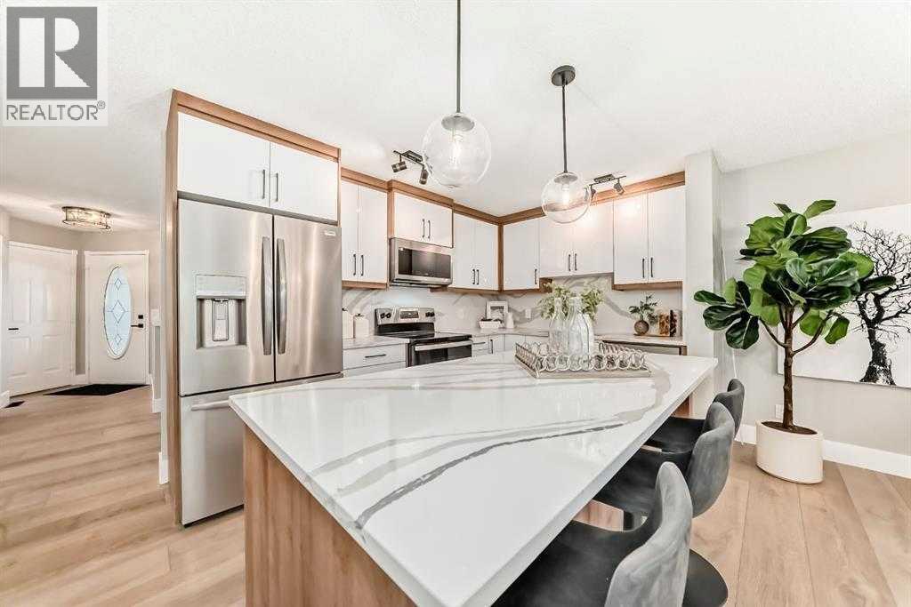 125 Lakeview Shores, Chestermere, Alberta  T1X 1H1 - Photo 11 - A2303179