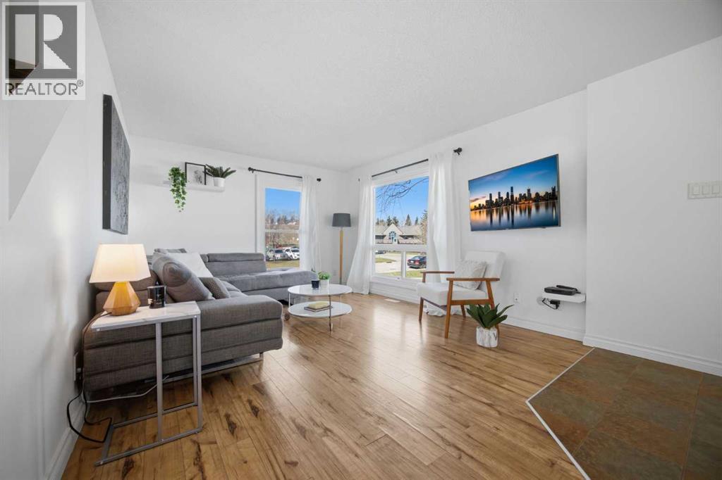 221 Deerpoint Lane Se, Calgary, Alberta  T2J 6M6 - Photo 9 - A2304085