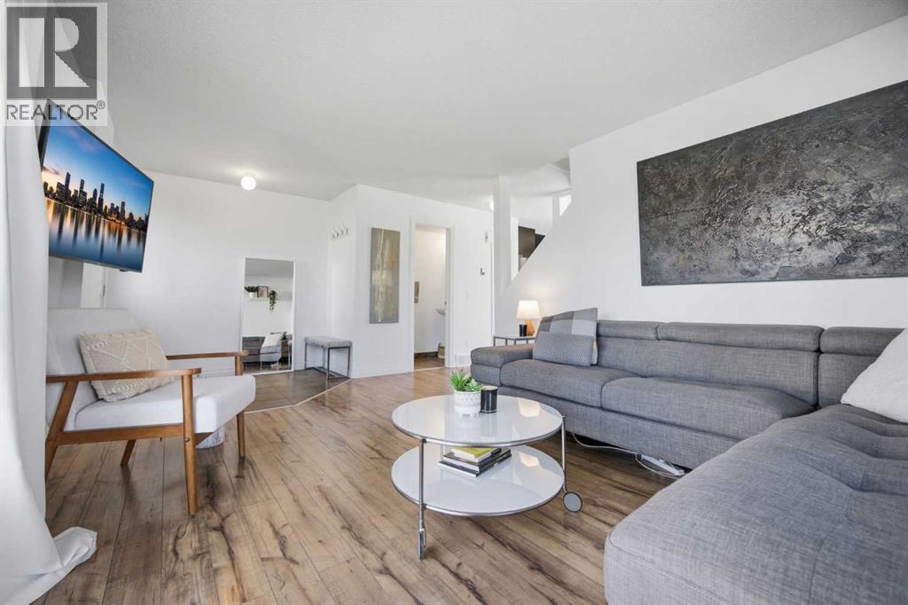 221 Deerpoint Lane Se, Calgary, Alberta  T2J 6M6 - Photo 7 - A2304085