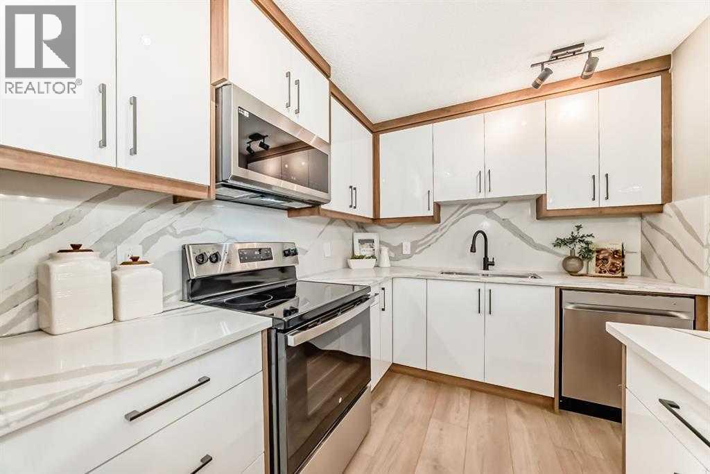 125 Lakeview Shores, Chestermere, Alberta  T1X 1H1 - Photo 7 - A2303179