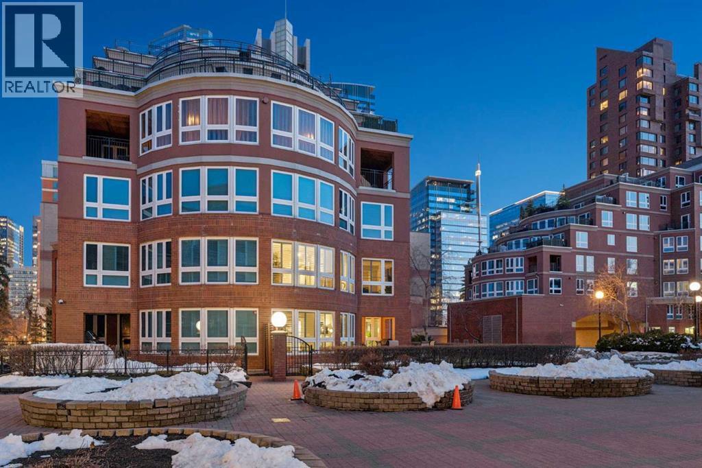 8203, 400 Eau Claire Avenue SW, Calgary, Alberta