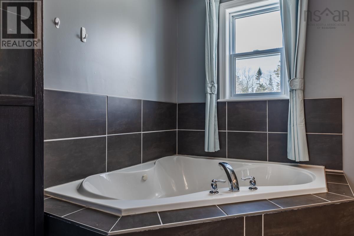 259 Lakecrest Drive, Mount Uniacke, Nova Scotia  B0N 1Z0 - Photo 32 - 202605003