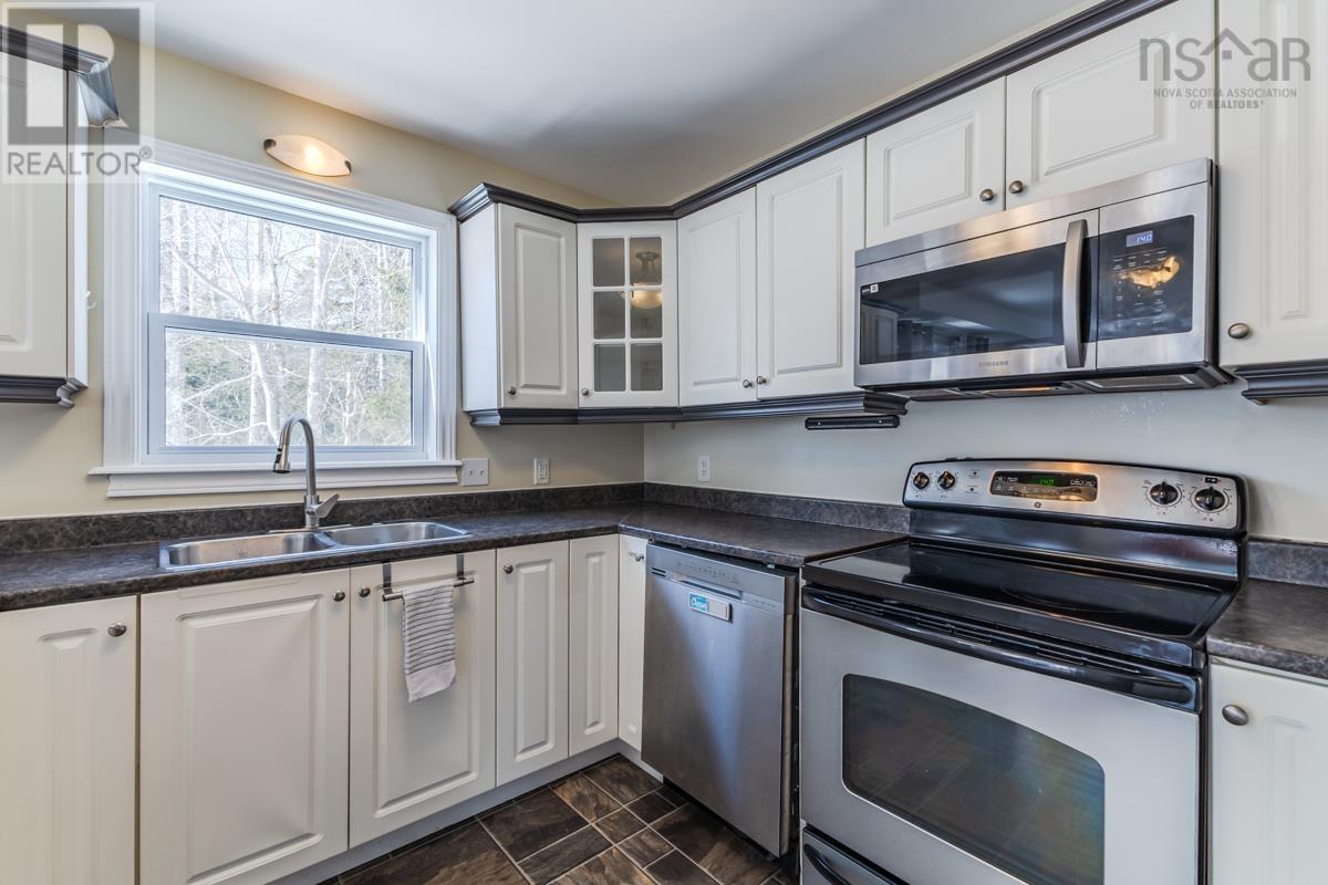 259 Lakecrest Drive, Mount Uniacke, Nova Scotia  B0N 1Z0 - Photo 12 - 202605003
