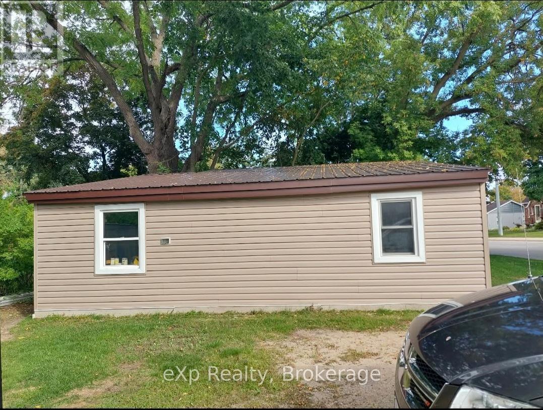 630 Gibson Street, Brockton, Ontario  N0G 2V0 - Photo 37 - X12771750