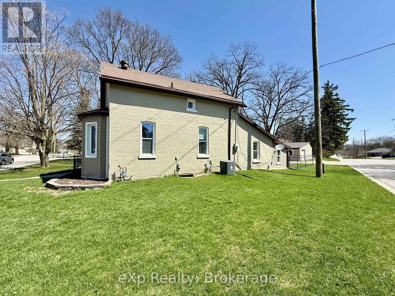 630 Gibson Street, Brockton, Ontario  N0G 2V0 - Photo 3 - X12771750