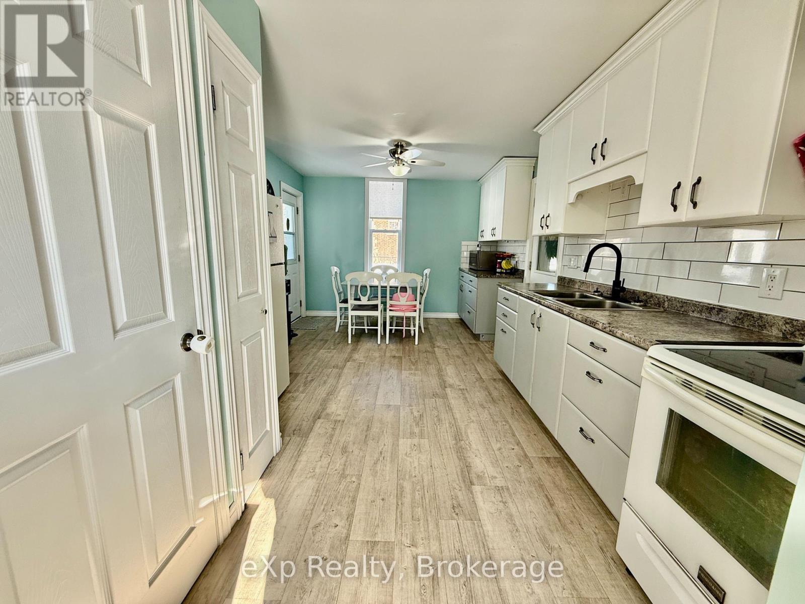 630 Gibson Street, Brockton, Ontario  N0G 2V0 - Photo 9 - X12771750