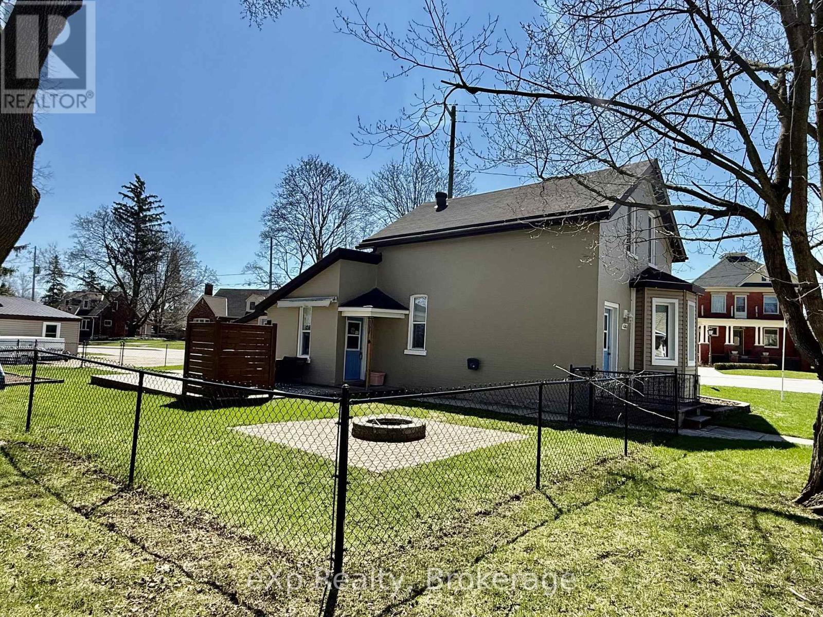 630 Gibson Street, Brockton, Ontario  N0G 2V0 - Photo 2 - X12771750