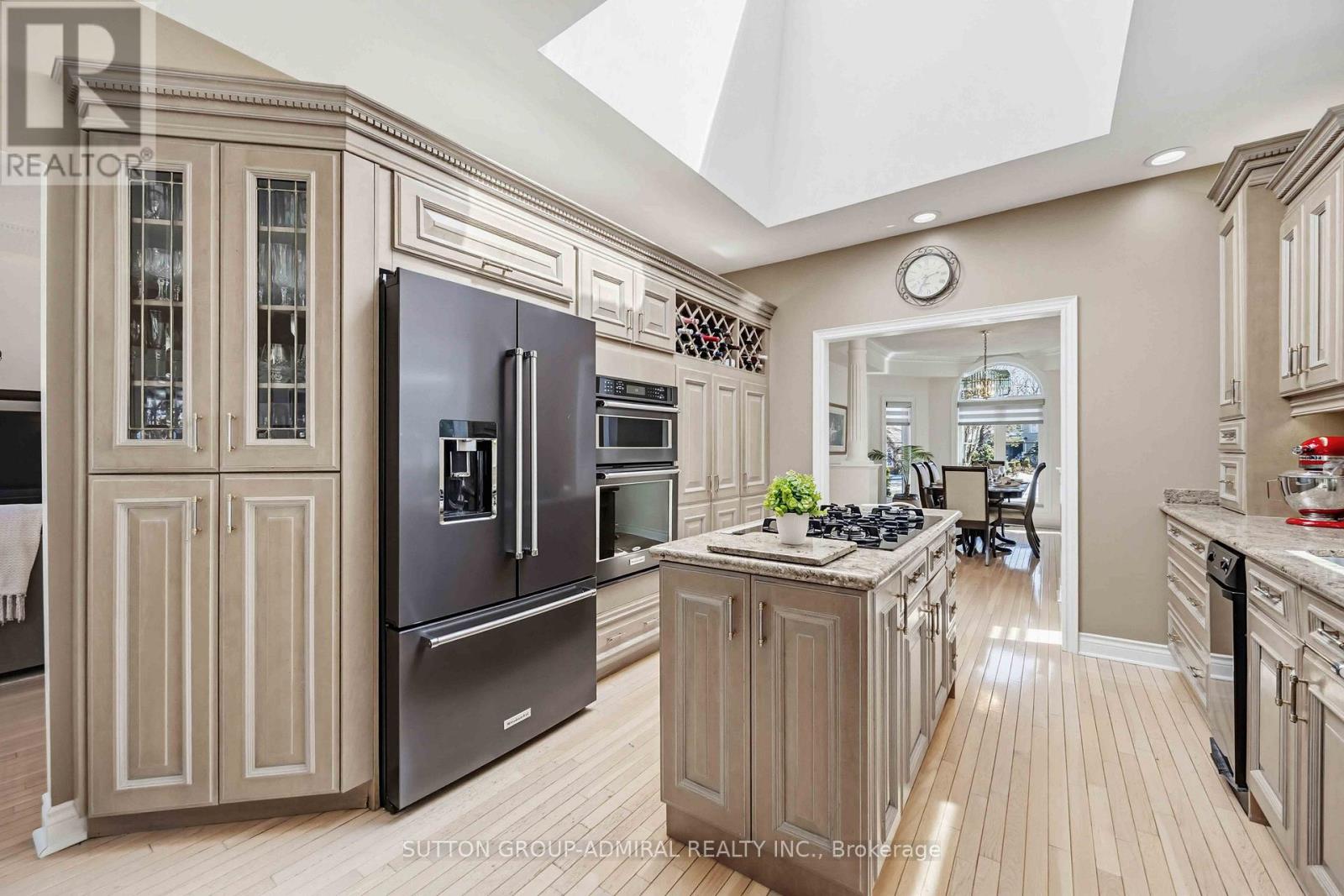 71 Glacier Court, Vaughan, Ontario  L6A 2V3 - Photo 9 - N12976274