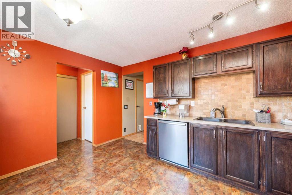 78 Queen Anne Close Se, Calgary, Alberta  T2J 6E5 - Photo 11 - A2304273