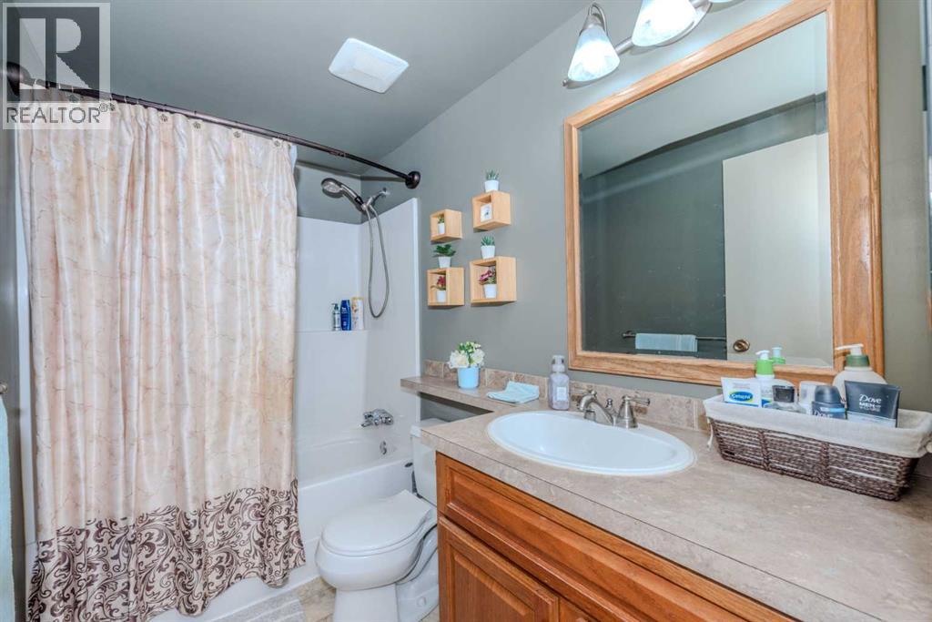 78 Queen Anne Close Se, Calgary, Alberta  T2J 6E5 - Photo 24 - A2304273