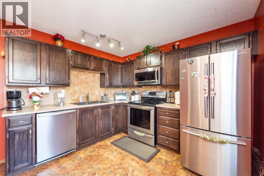 78 Queen Anne Close Se, Calgary, Alberta  T2J 6E5 - Photo 8 - A2304273