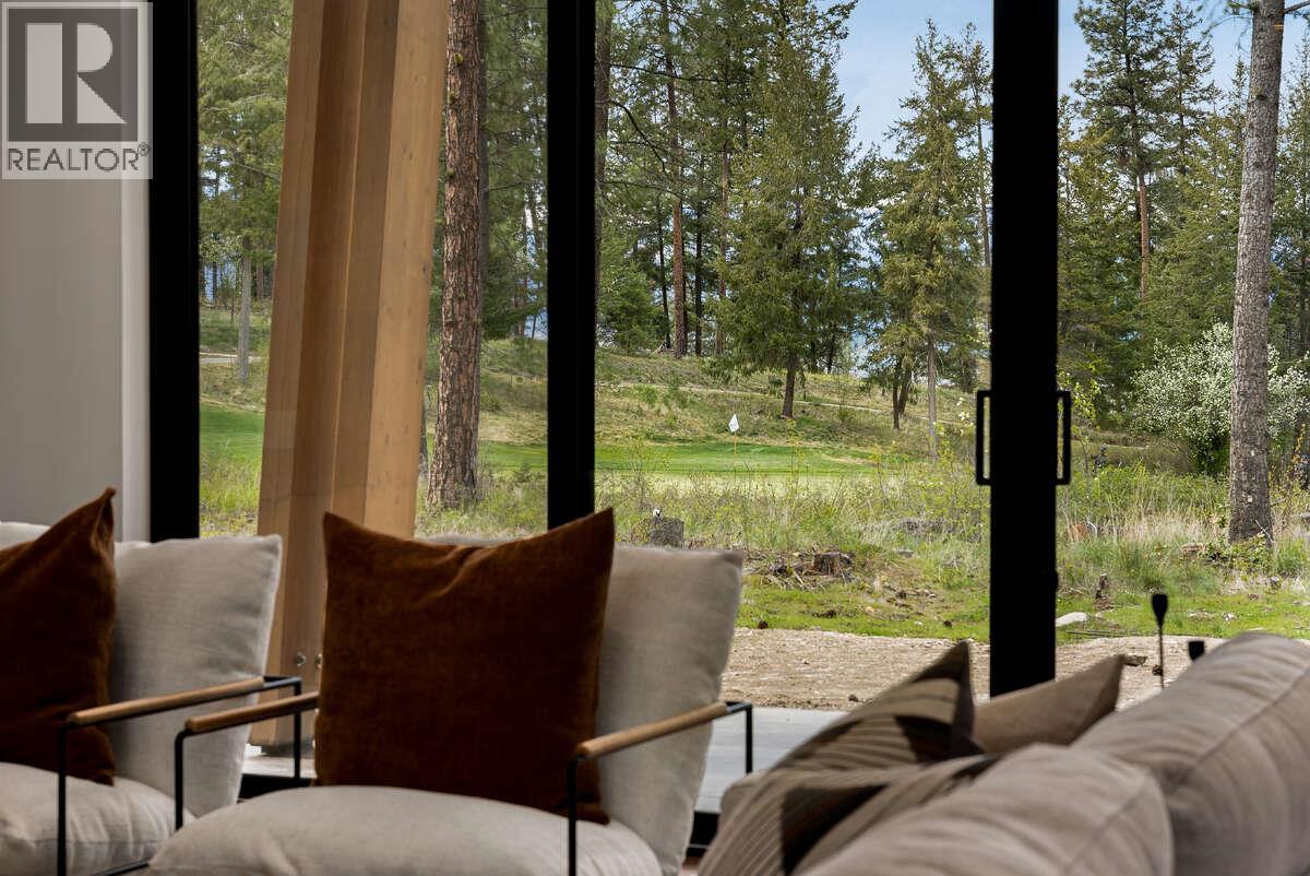 822 Predator Ridge Drive, Vernon, British Columbia  V1H 1G4 - Photo 16 - 10384486