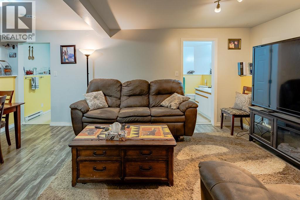 2465 3a Highway, Nelson, British Columbia  V1L 6K7 - Photo 33 - 10384192