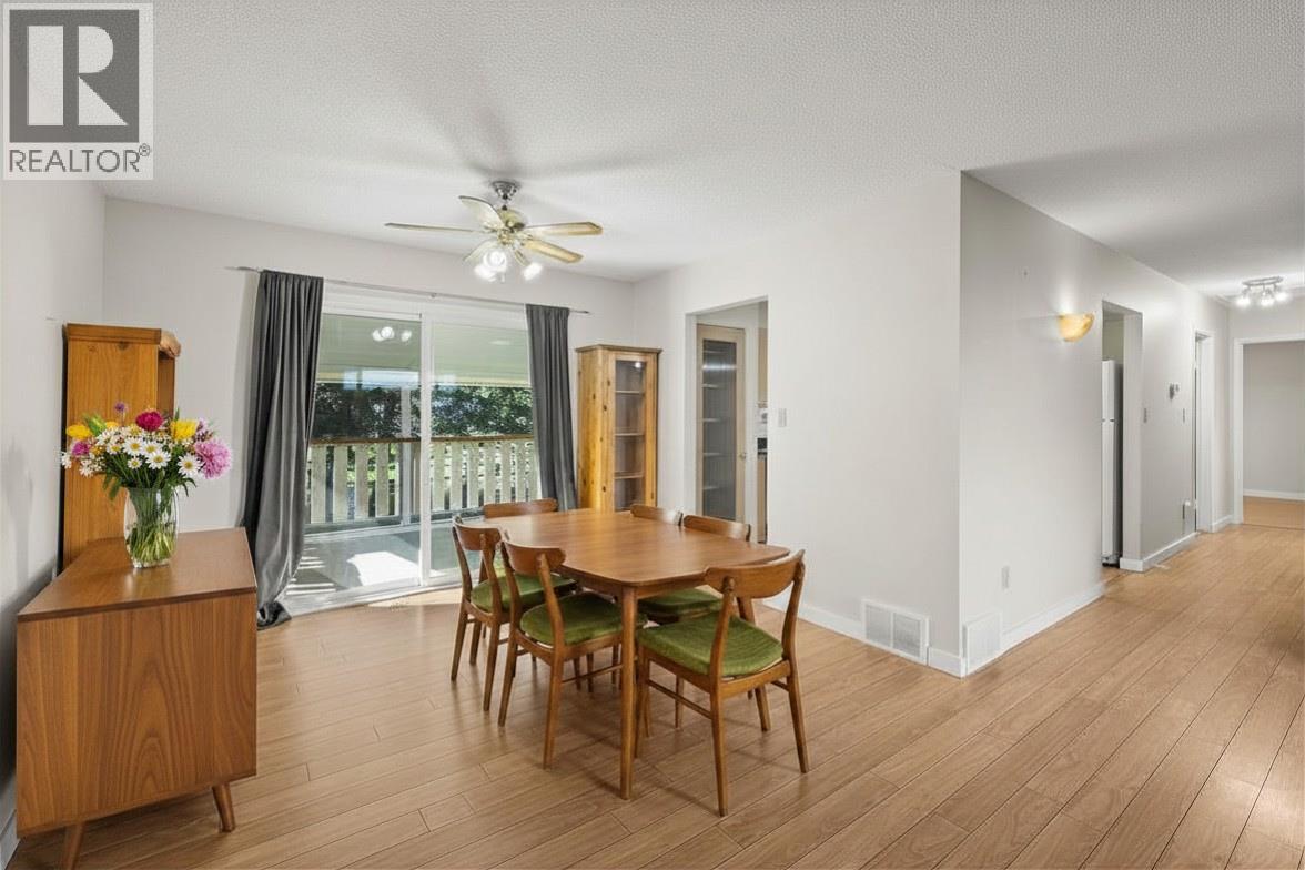 2085 Ruby Road, Kelowna, British Columbia  V1W 4B9 - Photo 11 - 10384160