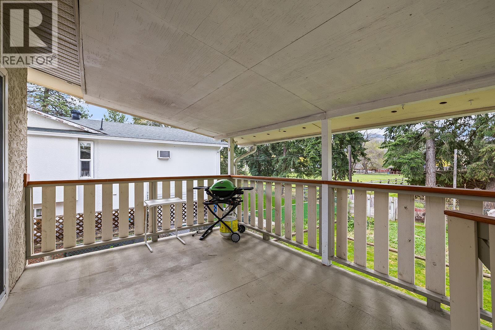 2085 Ruby Road, Kelowna, British Columbia  V1W 4B9 - Photo 14 - 10384160