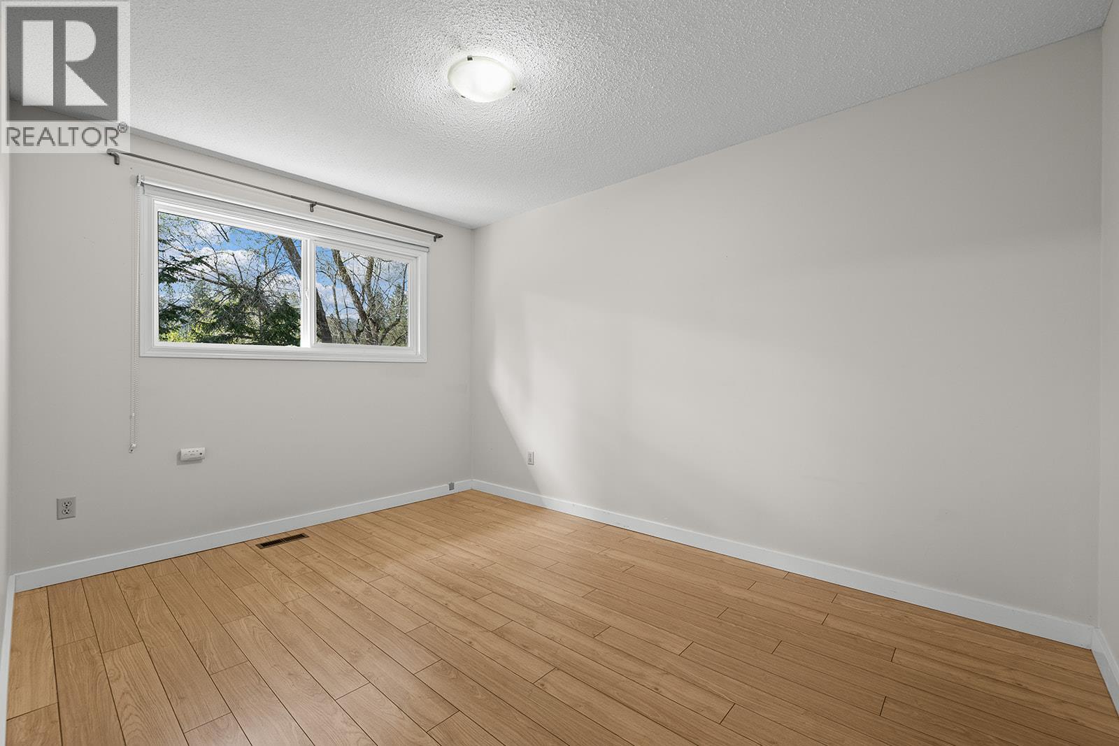 2085 Ruby Road, Kelowna, British Columbia  V1W 4B9 - Photo 24 - 10384160