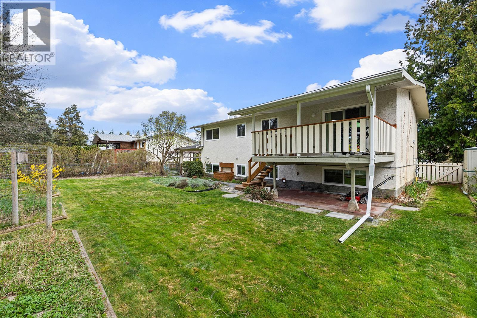 2085 Ruby Road, Kelowna, British Columbia  V1W 4B9 - Photo 54 - 10384160