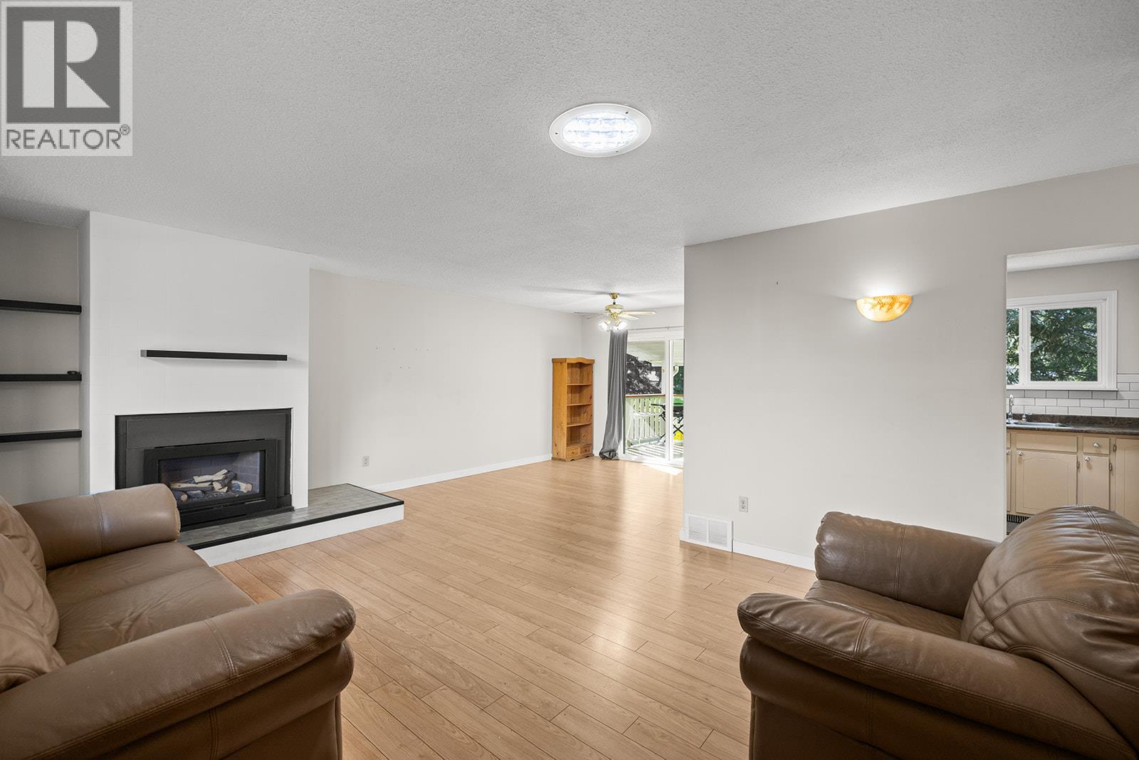 2085 Ruby Road, Kelowna, British Columbia  V1W 4B9 - Photo 9 - 10384160