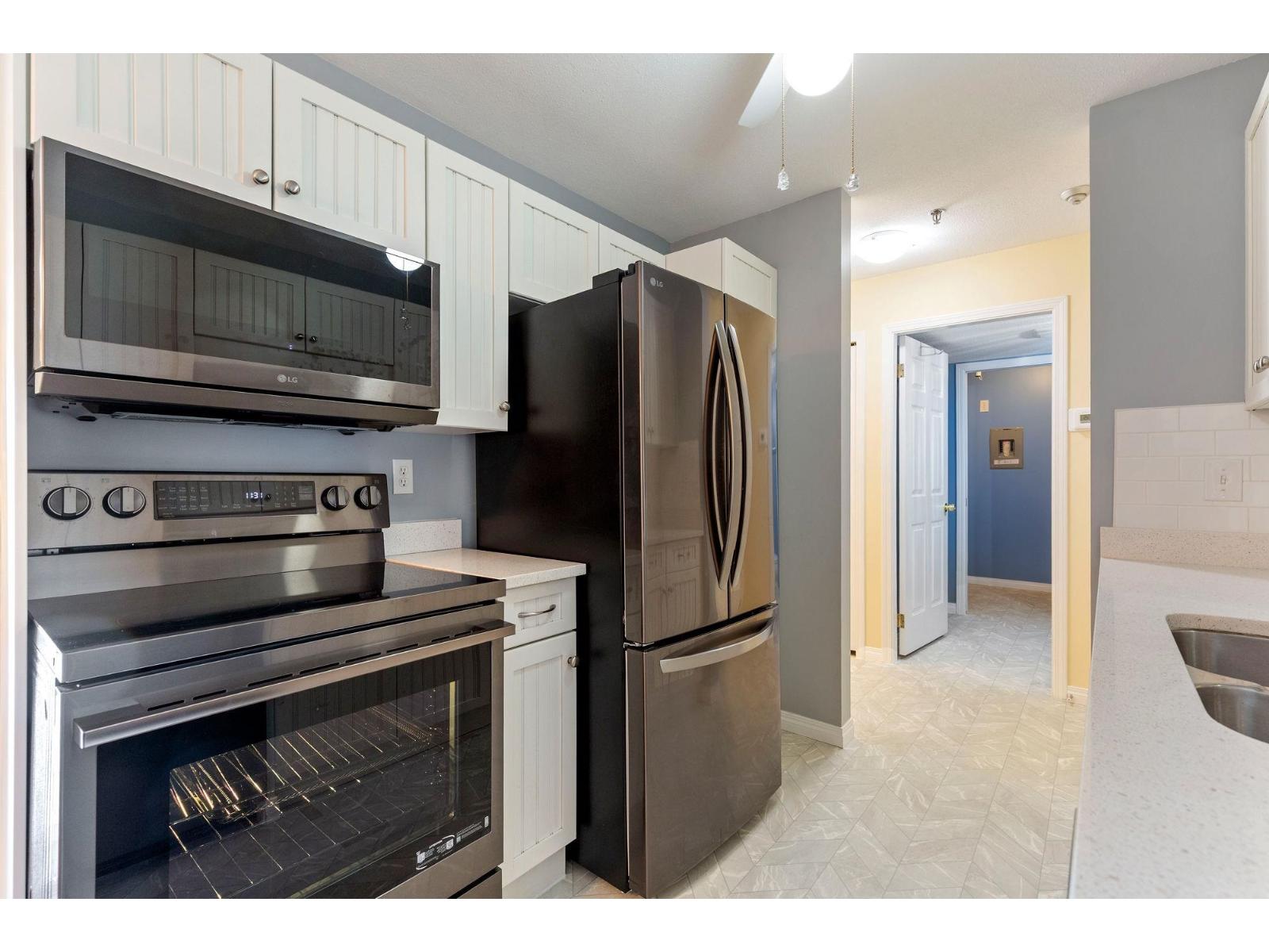 104 33535 King Road, Abbotsford, British Columbia  V2S 6Z5 - Photo 4 - R3109211