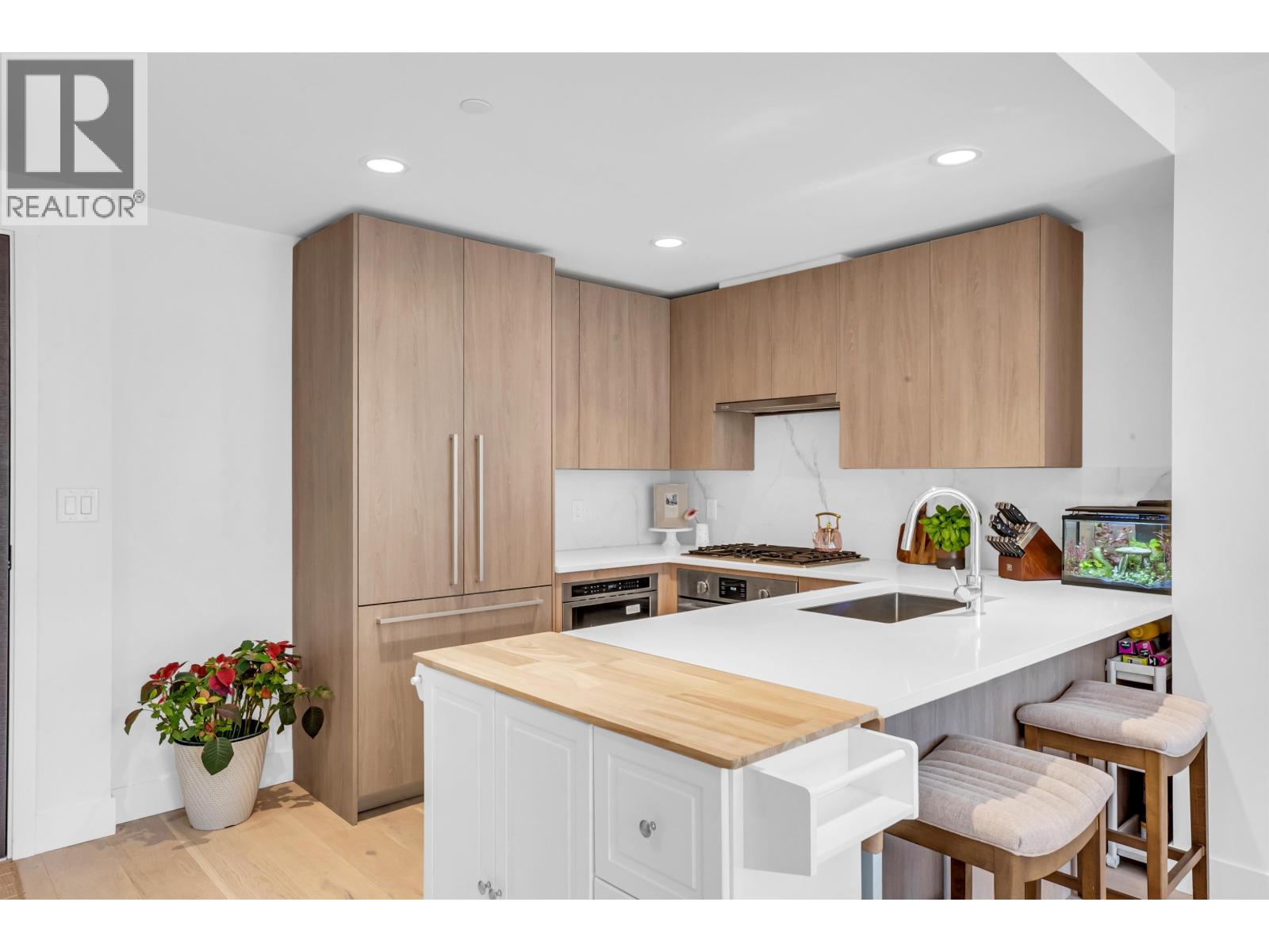 305 2707 Library Lane, North Vancouver, British Columbia  V7J 0C6 - Photo 9 - R3114615