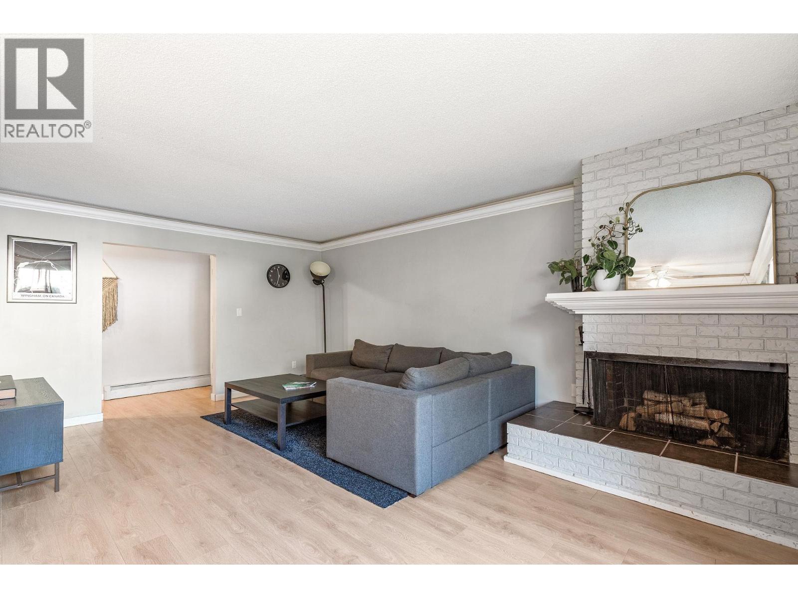 8965 Horne Street, Burnaby, British Columbia  V3N 4J8 - Photo 5 - R3114629