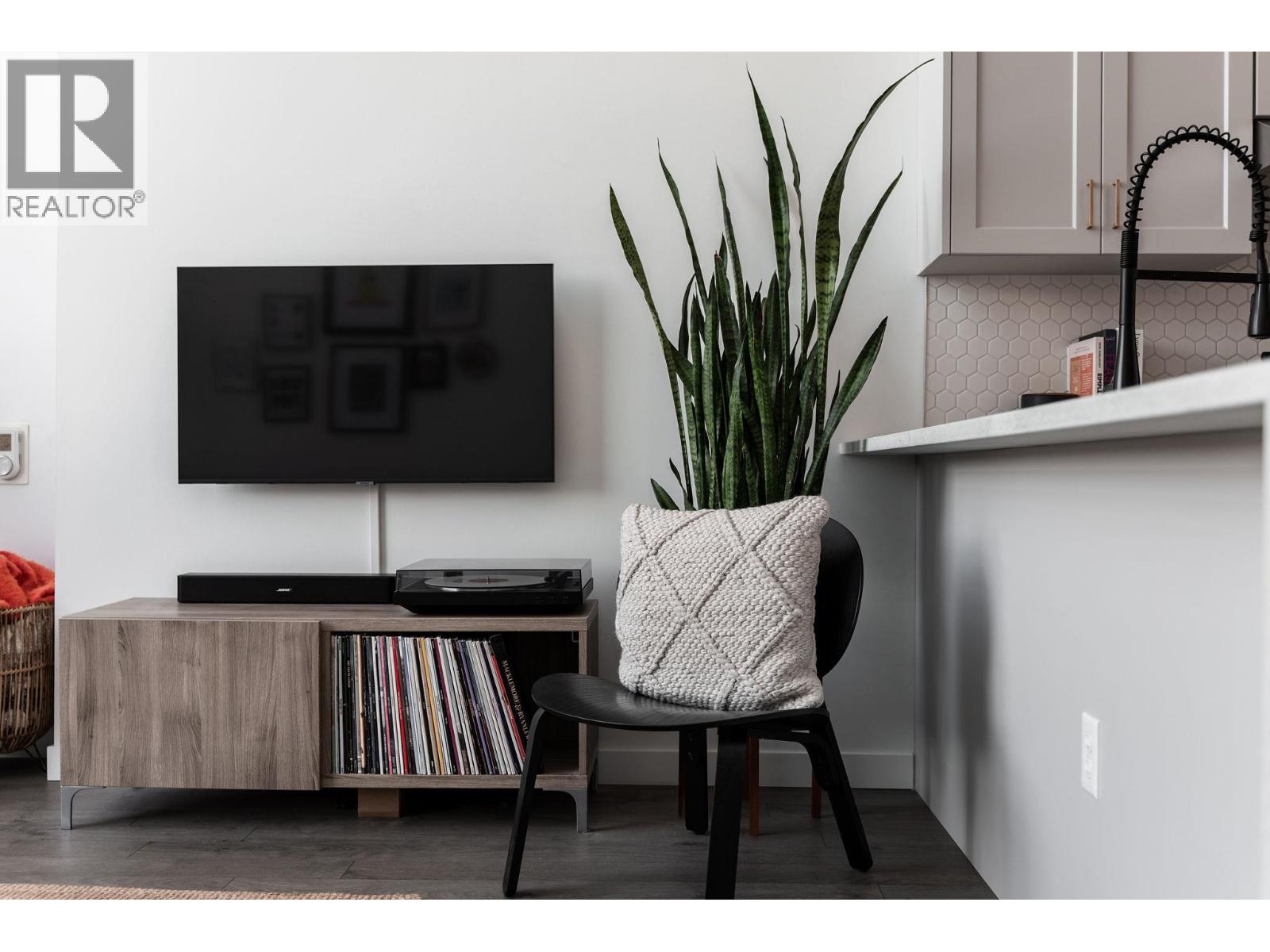 327 418 E Broadway, Vancouver, British Columbia  V5T 1X2 - Photo 10 - R3114642