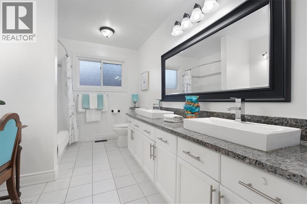 1093 Senlac Court, Mississauga, Ontario  L5V 1B8 - Photo 33 - 40823287