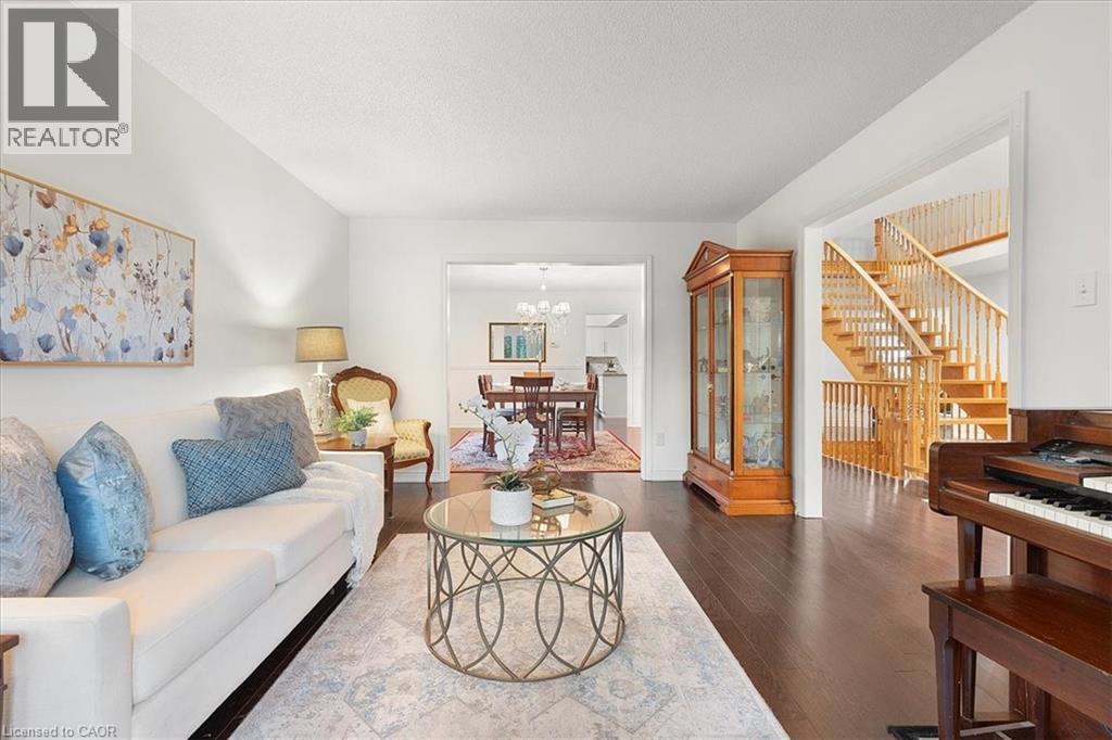 1093 Senlac Court, Mississauga, Ontario  L5V 1B8 - Photo 9 - 40823287