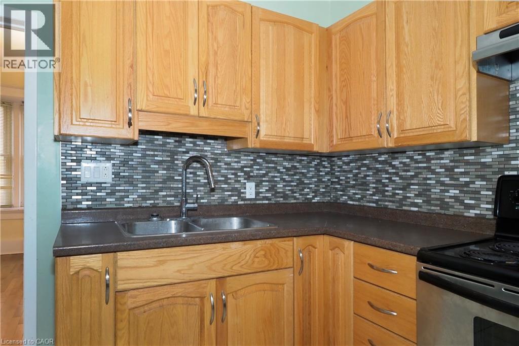 205 Duke Street E, Kitchener, Ontario  N2H 1A9 - Photo 16 - 40823134