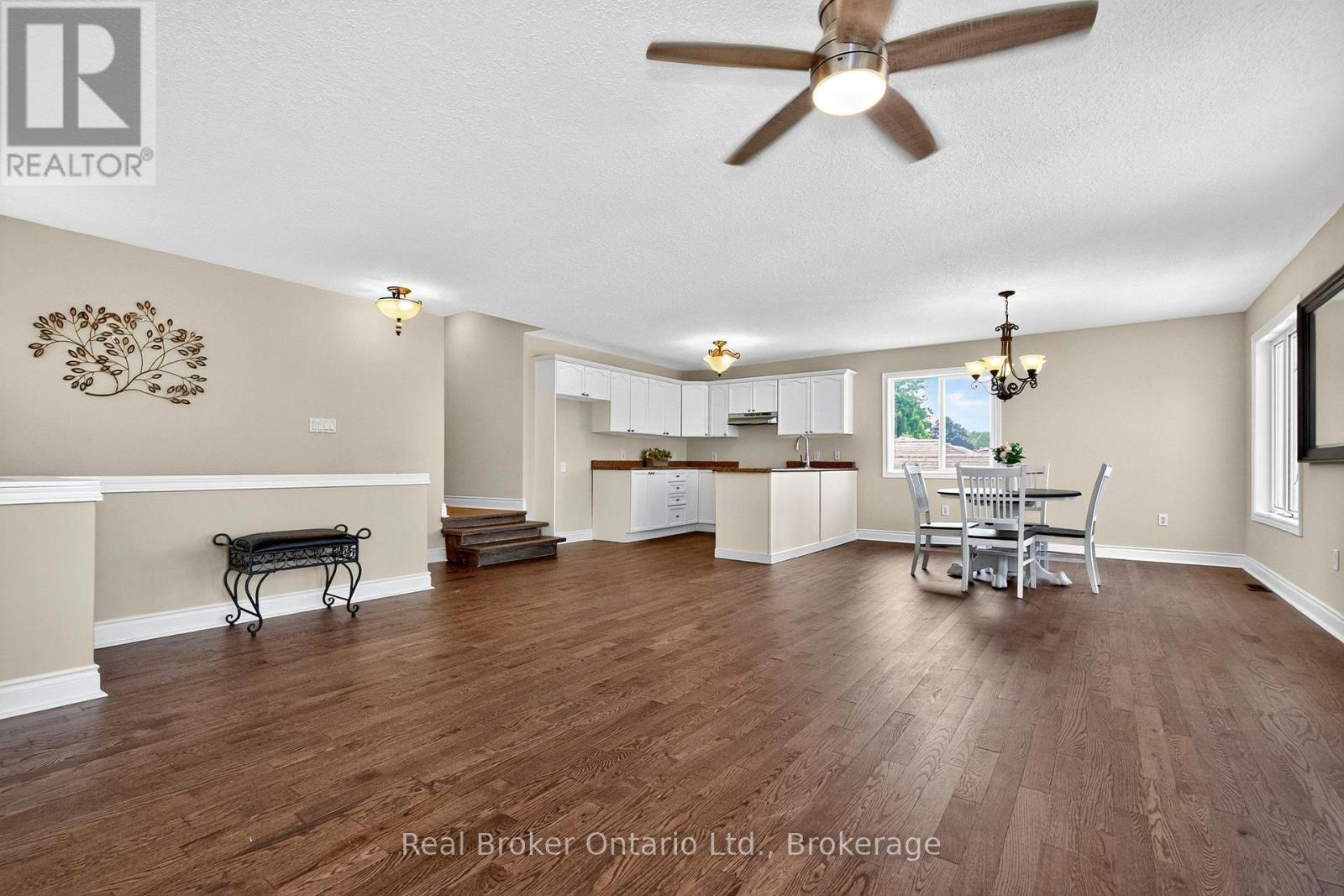 423 Irwin Street, Midland, Ontario  L4R 2V6 - Photo 3 - S13031704