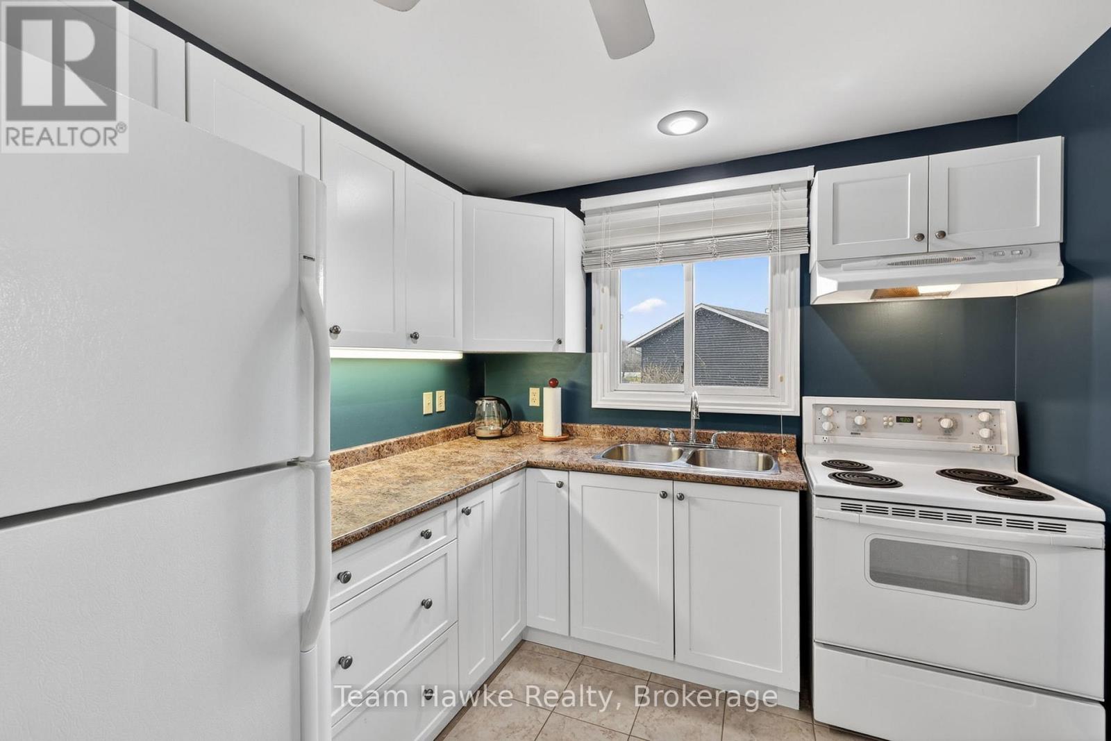 10 Sunset Crescent, Severn (Coldwater), Ontario  L0K 1E0 - Photo 16 - S13031714