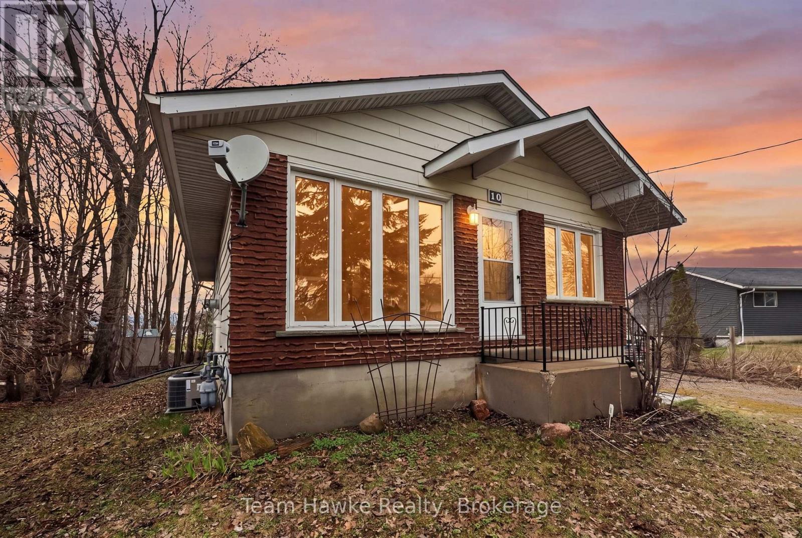 10 Sunset Crescent, Severn (Coldwater), Ontario  L0K 1E0 - Photo 2 - S13031714