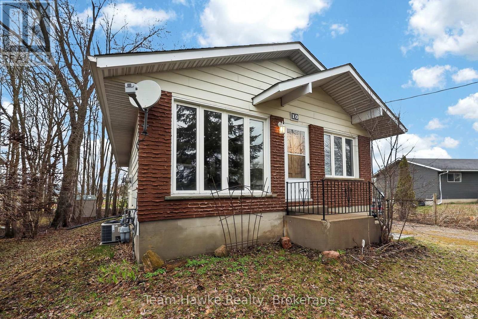 10 Sunset Crescent, Severn (Coldwater), Ontario  L0K 1E0 - Photo 3 - S13031714