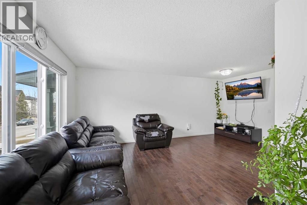 98 Panatella Hill NW, Calgary, Alberta  T3K 0B6 - Photo 6 - A2301521