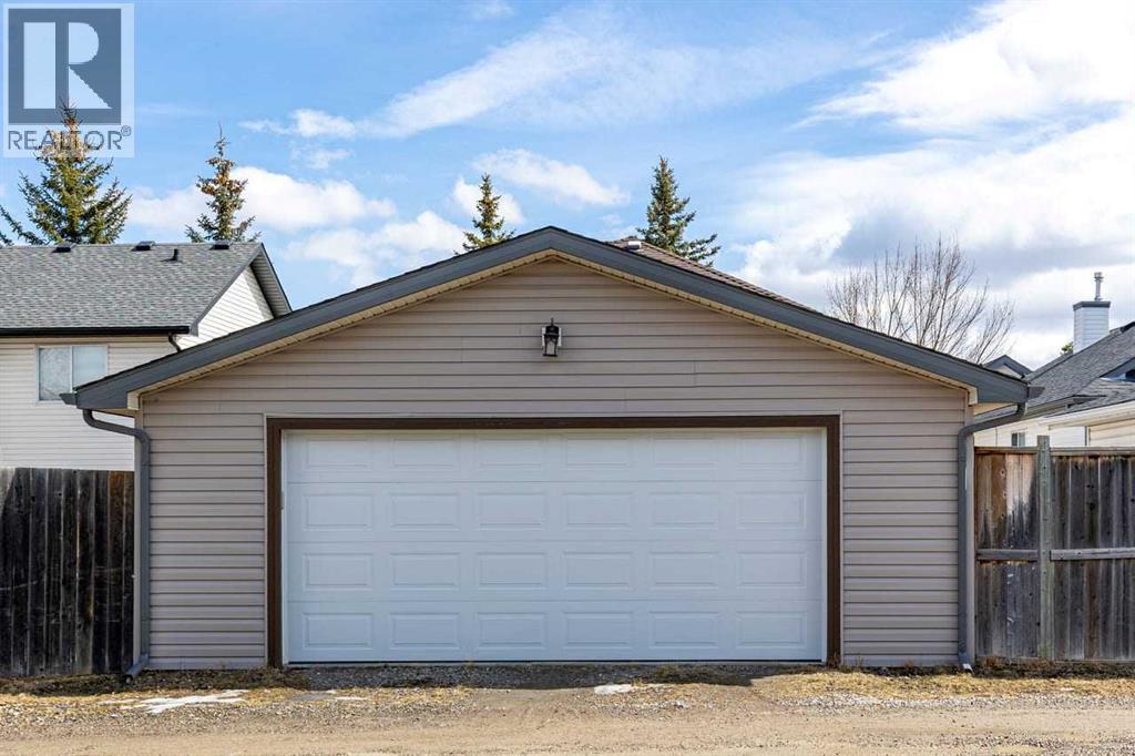 310 Somerset Drive SW, Calgary, Alberta  T2Y 3M4 - Photo 37 - A2301601