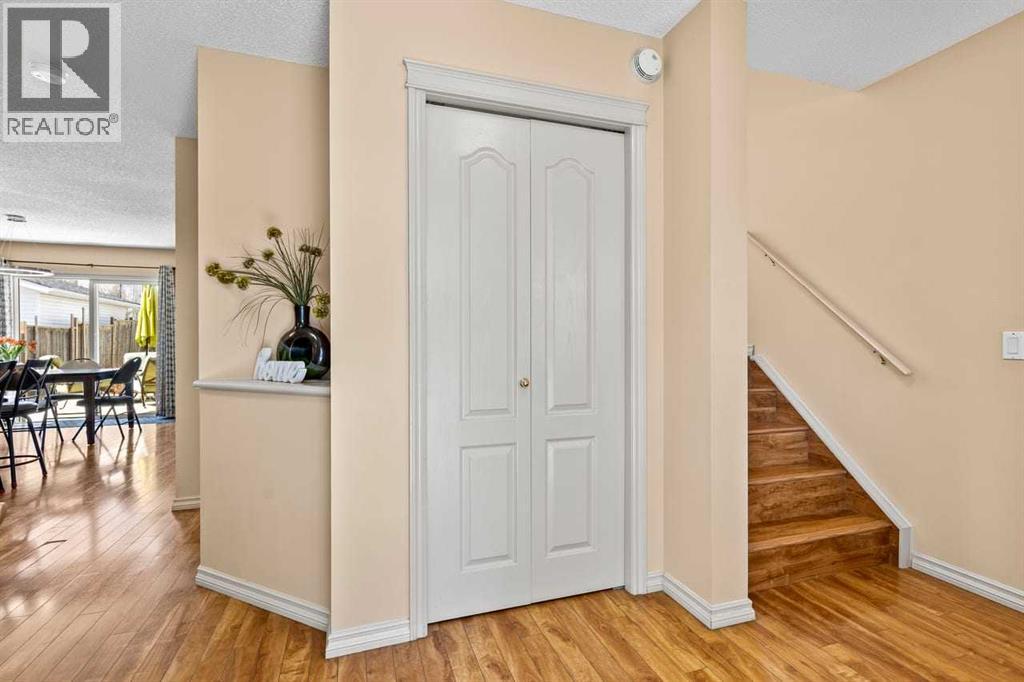 310 Somerset Drive SW, Calgary, Alberta  T2Y 3M4 - Photo 2 - A2301601