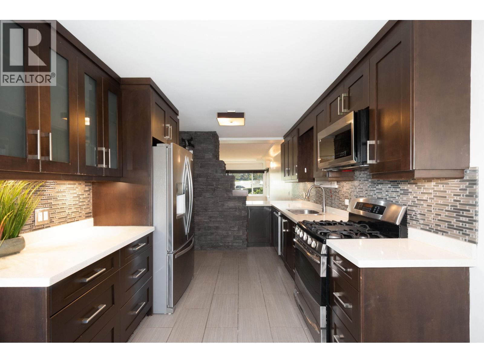 2925 Mcgill Street, Vancouver, British Columbia  V5K 1H8 - Photo 9 - R3114625