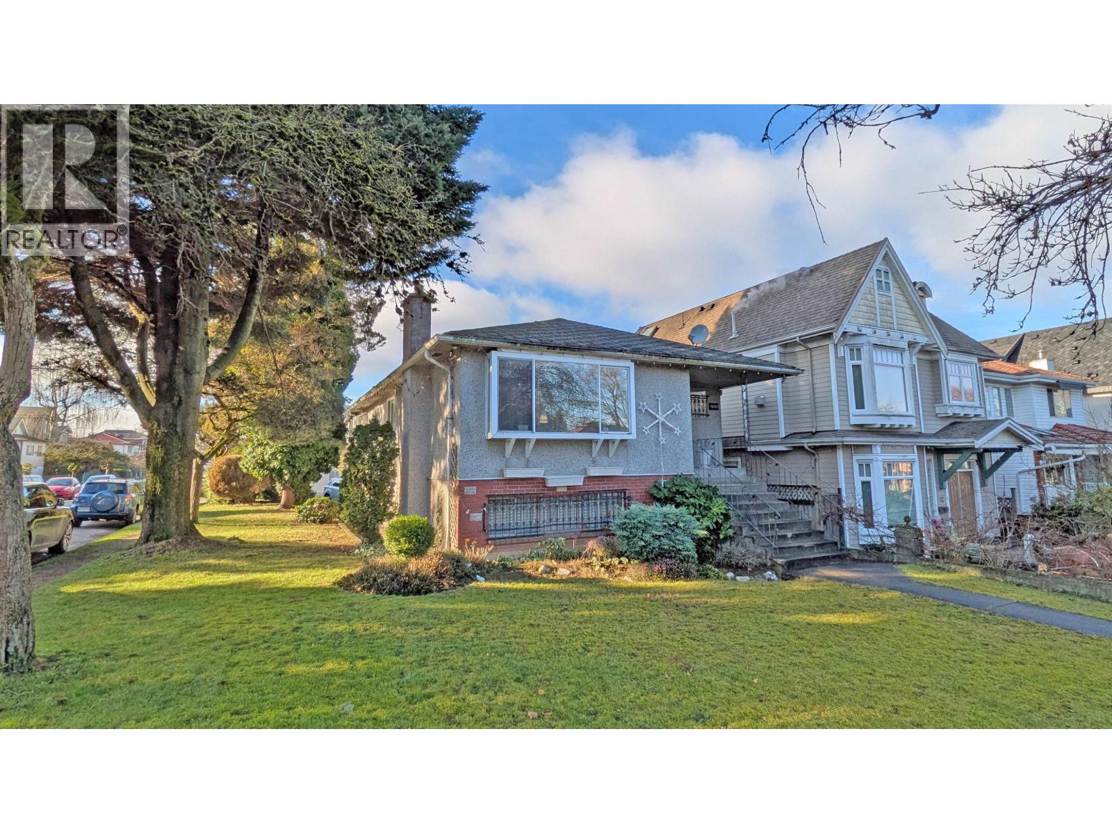 4793 COMMERCIAL STREET, Vancouver, British Columbia